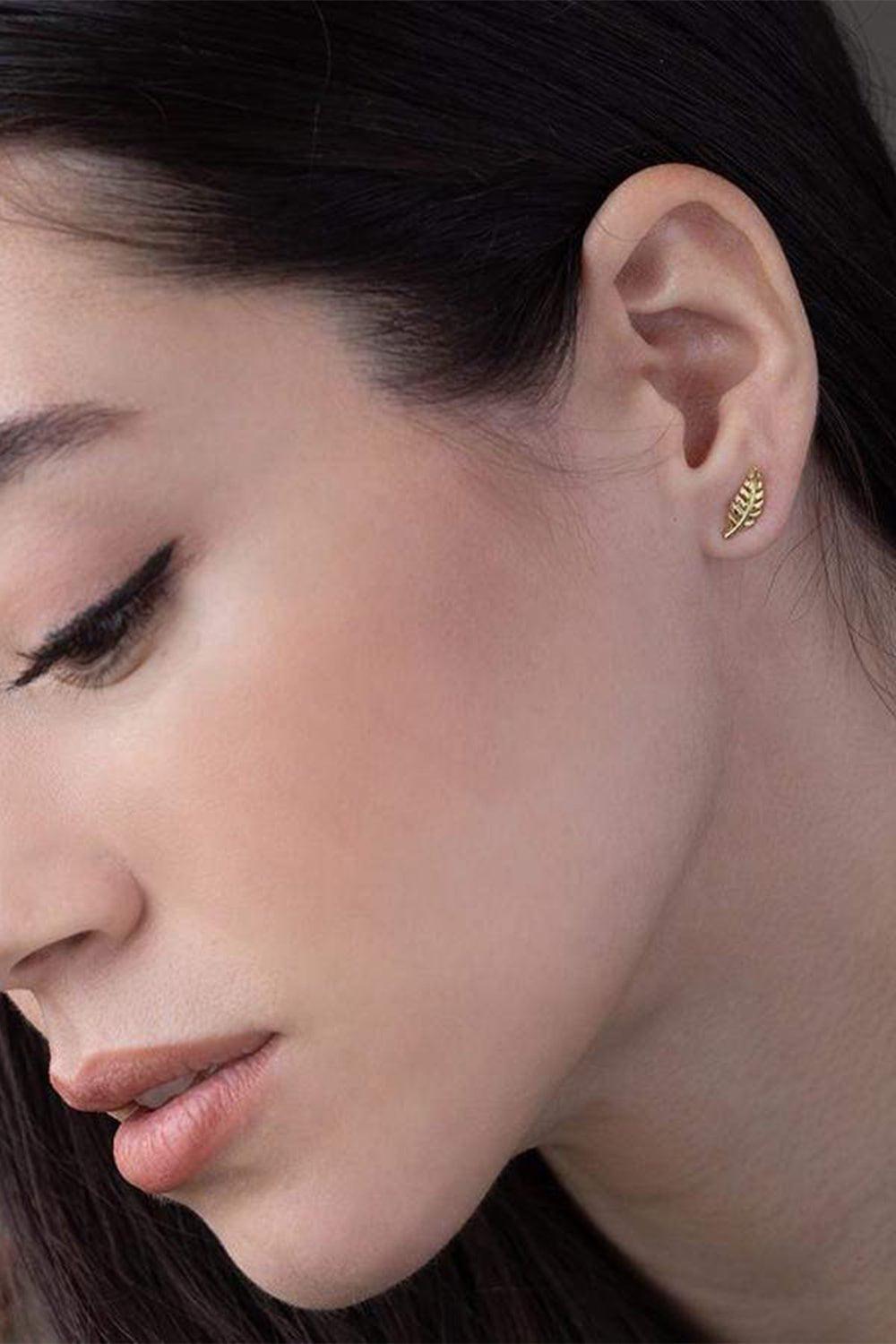 JENNIFER MEYER-Mini Leaf Studs-YELLOW GOLD